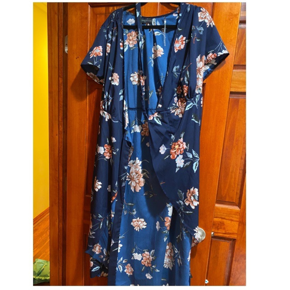 Fashion To Figure Floral Wrap Dress Size 2
